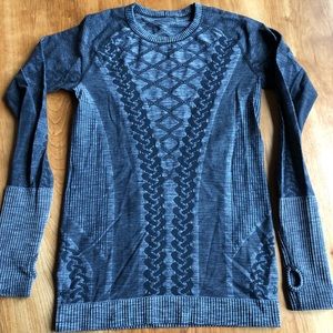Lululemon long sleeved grey top